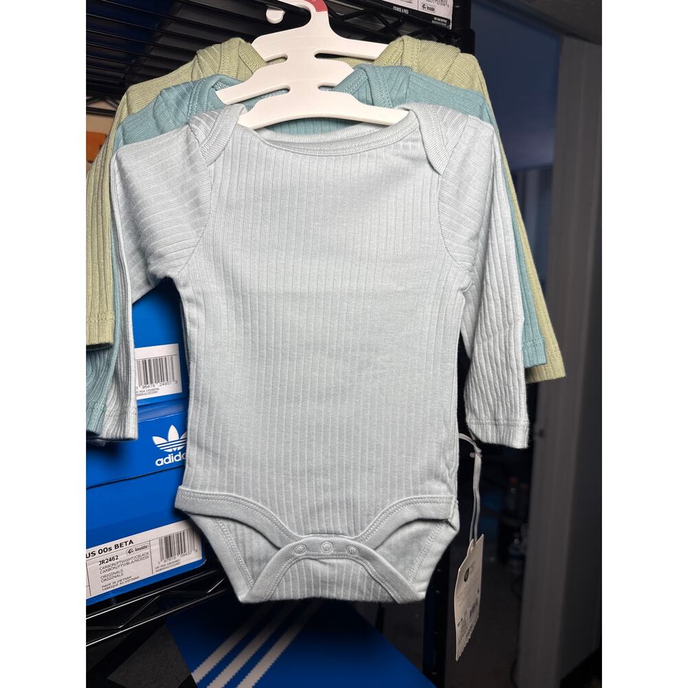 NWT Cloud Island 3 pack - SZ Newborn - Long Sleeve Bodysuit